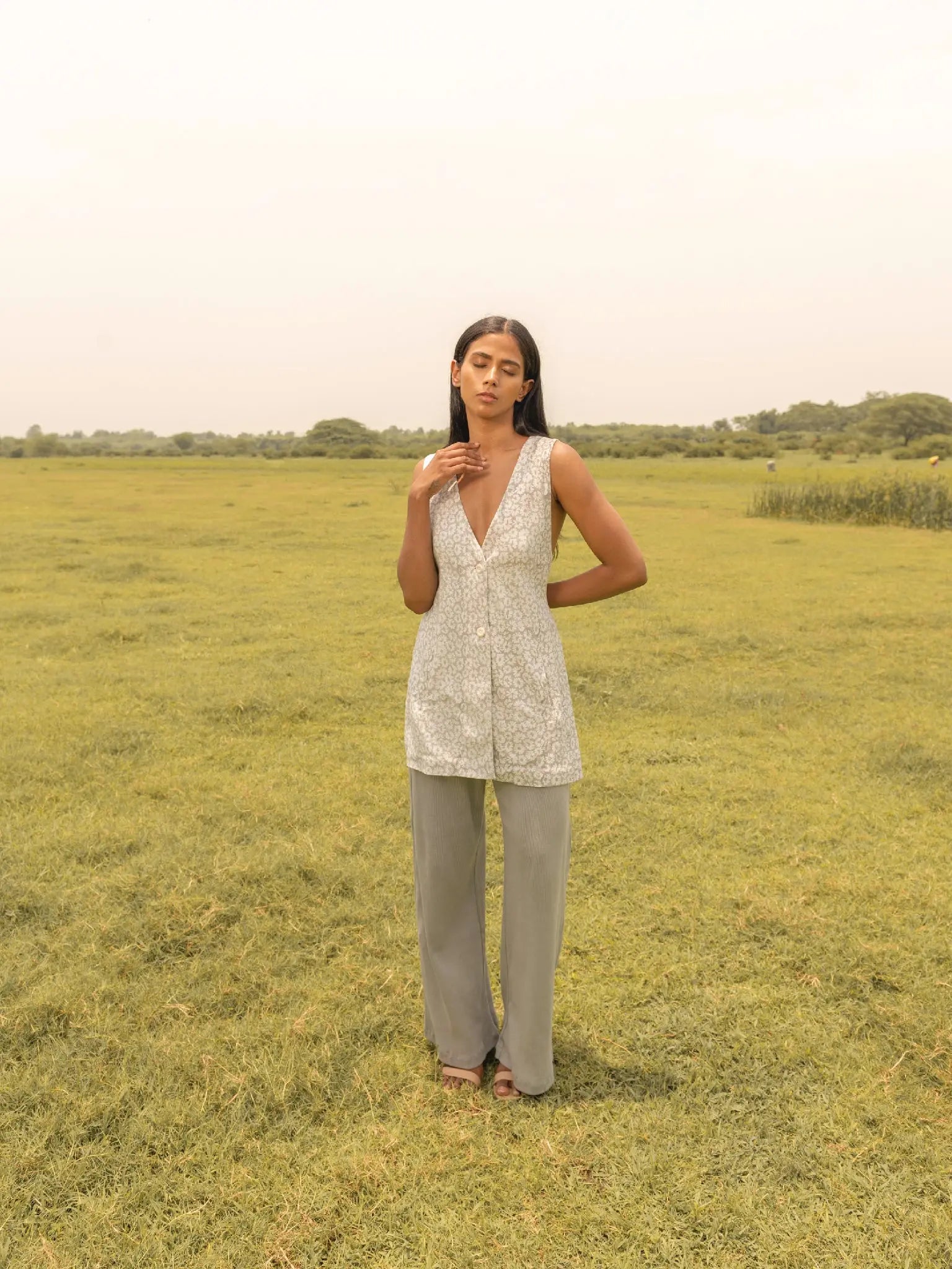 Daisy Valley Vest - Almond Story